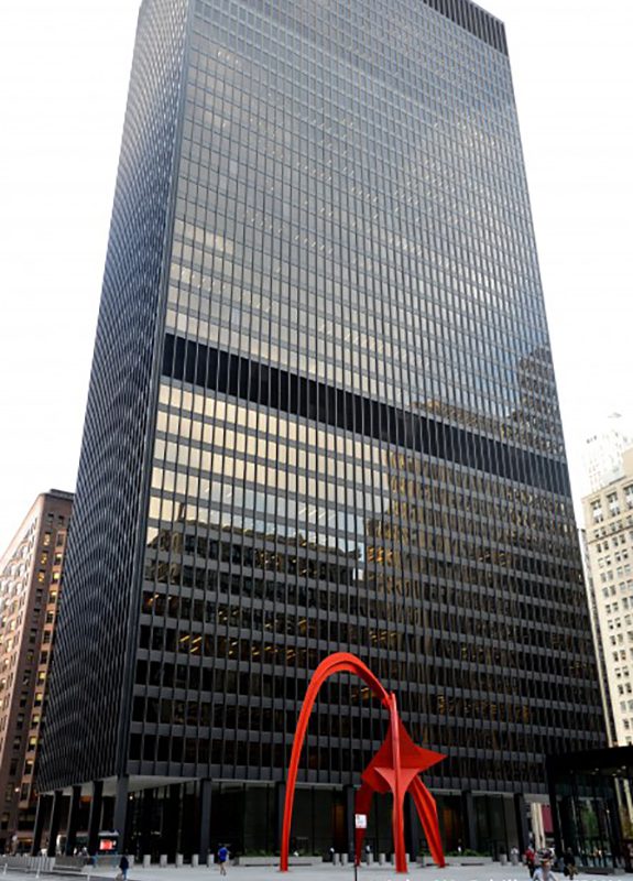 Exterior of John G. Kluczynski Federal Building, Chicago.
